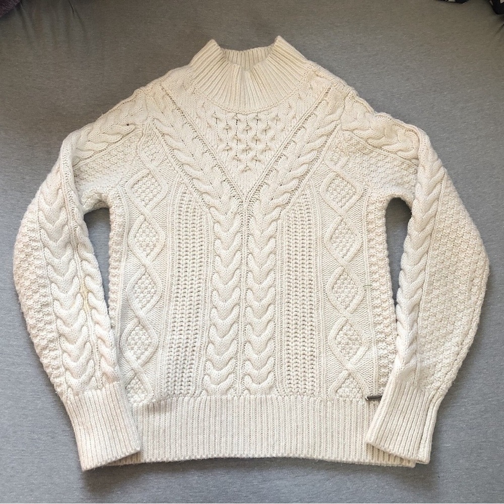 Abercrombie & Fitch Ivory Knit Sweater